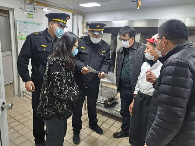 静安区市场监督管理局开展校园食品安全检查筑牢校园食品安全防线(图1)