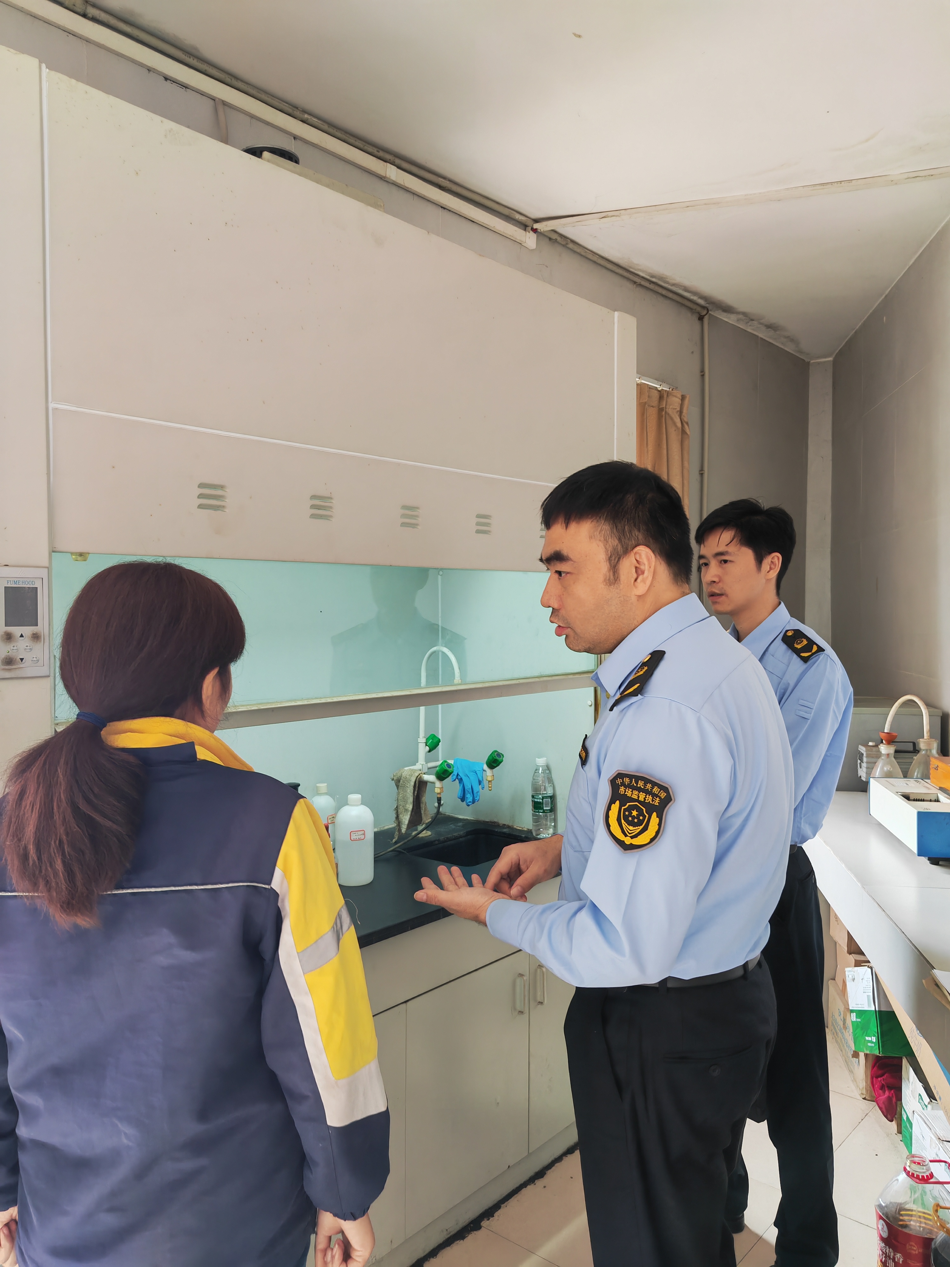 平潭多部门联合开展校园食品安全检查(图1)