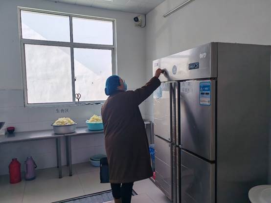 河北省衡水市市场监管局桃城区分局开展养老机构食品安全专项检查(图1)